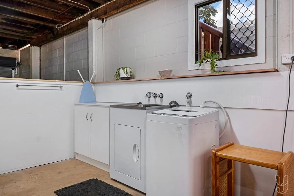 Holiday home 3 Bedroom Family-Friendly Coastal Haven! Yeppoon