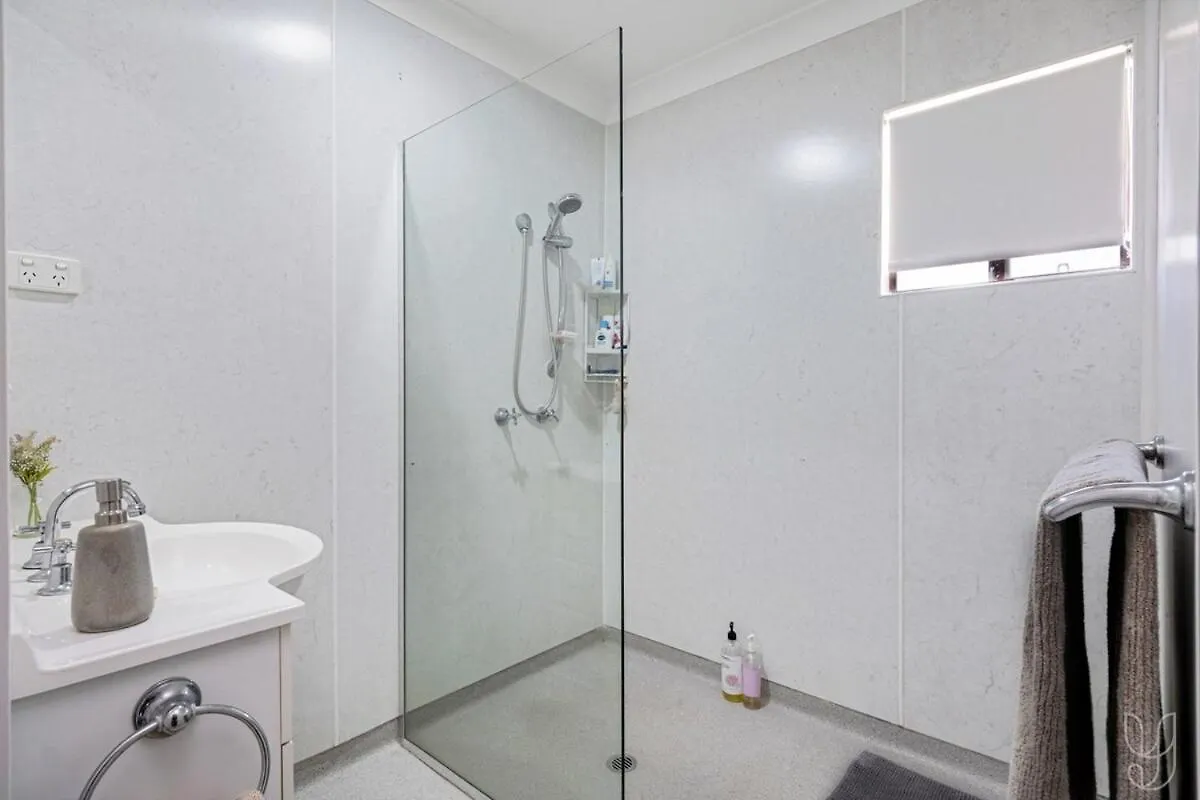 3 Bedroom Family-Friendly Coastal Haven! Yeppoon 0*,